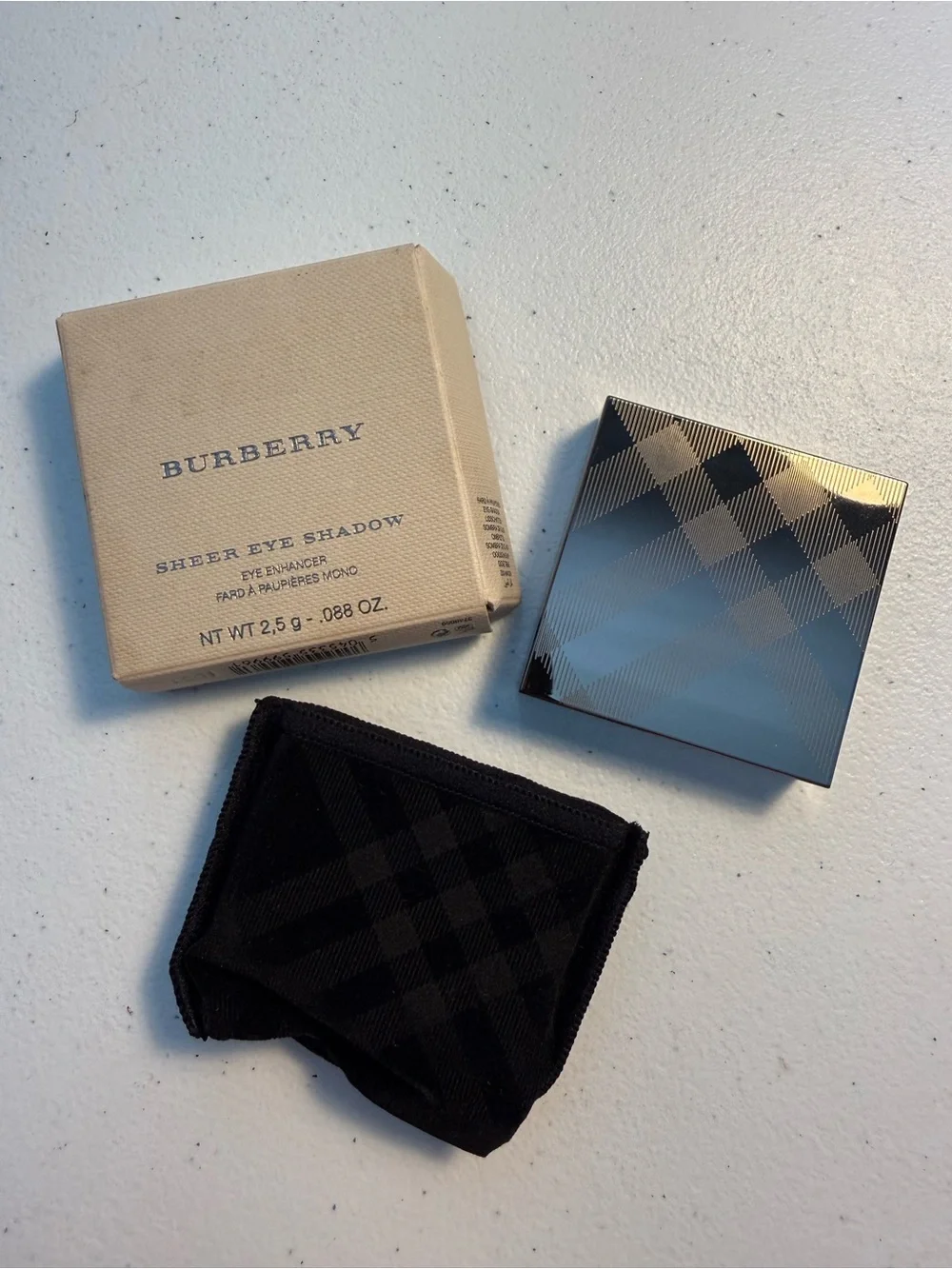 Burberry sheer single eye shadow No.2 trench beige white BNIB